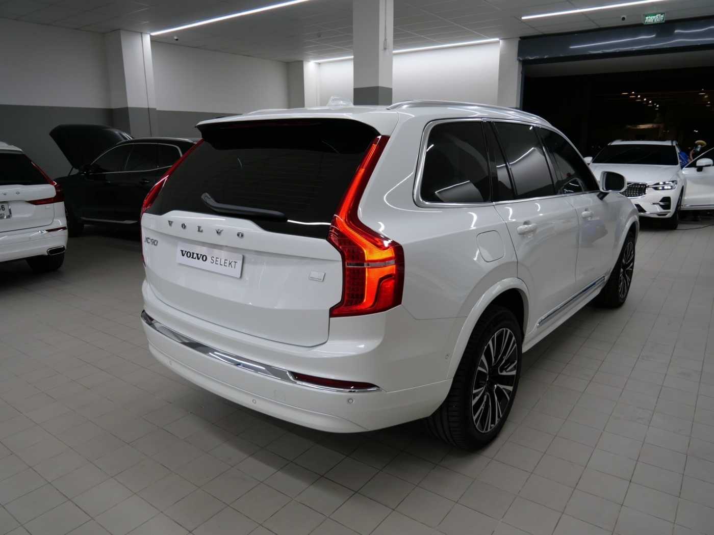 Volvo  Recharge Ultimate, T8 AWD ปลั๊กอินไฮบริด, ไฟฟ้า/เบนซิน, Bright, 7 ที่นั่ง